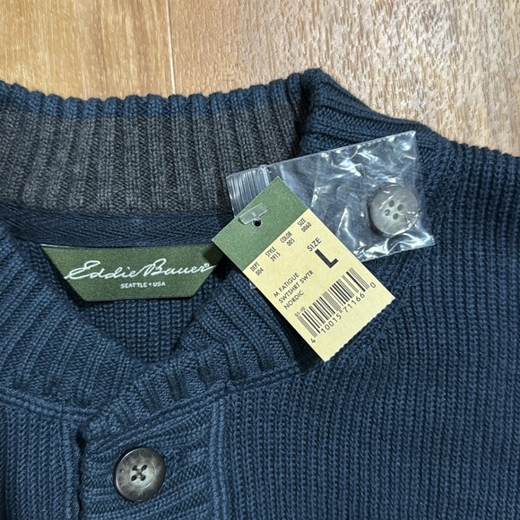 NWT Eddie Bauer 2 Button Sweater  size large. - Picture 2 of 4